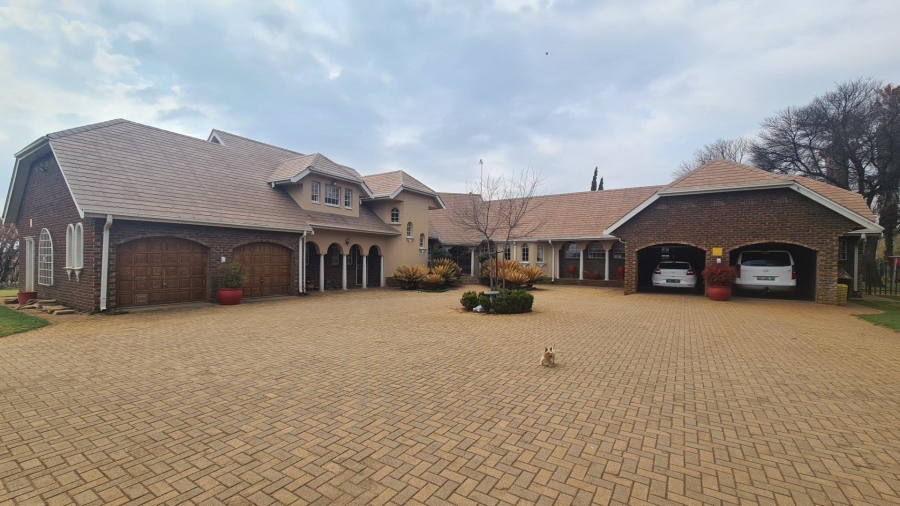 5 Bedroom Property for Sale in Wilgeboom A H North West